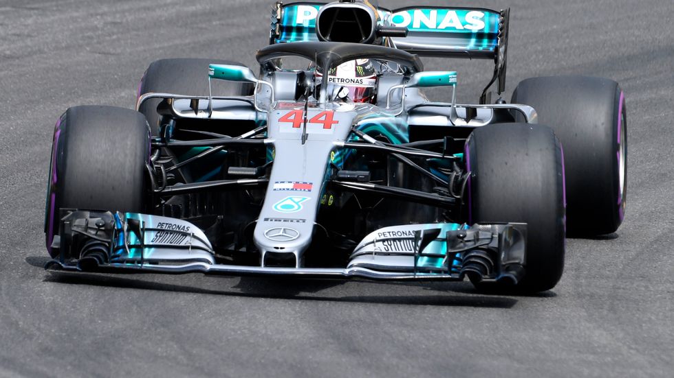 Lewis Hamilton fick problem med bilen i kvalet till Tysklands GP och tvingades bryta i slutet av den första kvalrundan.