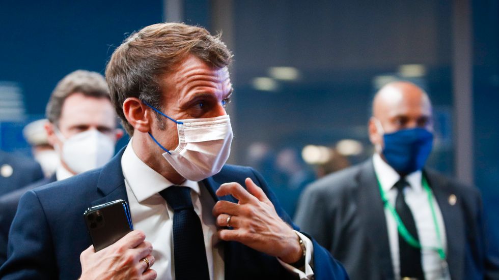 ”Jag vill verkligen jävlas med dem” sa Emmanuel Macron om ovaccinerade under en frågestund.
