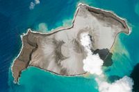 Satellitbild visar utbrottet i Tonga.