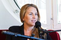 Jenny Öhrn Segolsson driver Pms-podden tillsammans med Charlie Michaelsen.