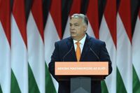 Ungerns premiärminister Viktor Orbán håller tal på Fidesz partikongress på lördagen, efter att han har valts om till partiledare för elfte gången.