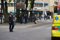 Tre personer knivskars i centrala Norrköping.