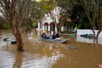 Samhället Windsor nordväst om Sydney översvämmades efter helgens skyfall.