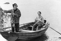 Författarinnan Tove Jansson, sommaren 1961, under en fisketur vid hennes barndomsö med konstnärinnan Tuulikki Pietilä.