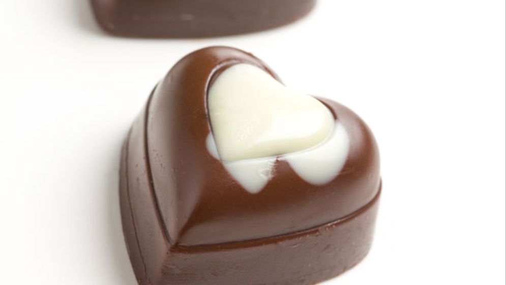 För att chokladet ska ha en hälsobringande effekt måste det vara ren mörk choklad med hög kakaohalt. Försöksgruppen som åt vit choklad fick inte samma effekt.