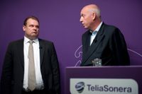 Telias förre chef för affärsområdet Eurasien, Tero Kivisaari, och ex-vd Lars Nyberg vid en pressträff 2012. Ett halvår senare briserade mutskandalen och nu ställs de båda inför rätta. Arkivbild.