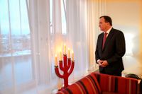 Statsminister Stefan Löfven (S) kommenterar attacken mot synagogan i Göteborg under en intervju med TT.