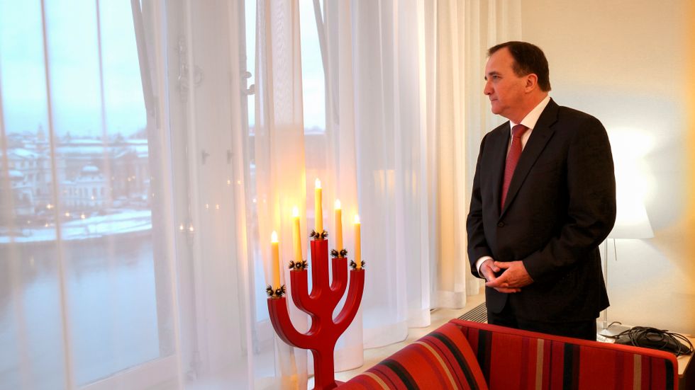 Statsminister Stefan Löfven (S) kommenterar attacken mot synagogan i Göteborg under en intervju med TT.