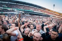 Metallica blev en stor publikfest. Miljöförvaltningen kritiserar dock arenabolaget Got Event för att flera personer i publiken rökte – trots det nya rökförbudet.