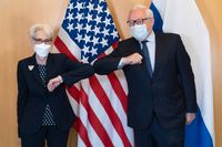 USA:s vice utrikesminister Wendy Sherman och ryske motsvarigheten Sergej Rjabkov vid ett tidigare möte. Arkivbild.