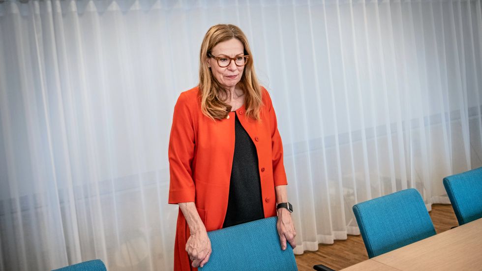 Det är fortsatt oklart om Swedbanks tidigare vd Birgitte Bonnesen har delgivits misstanke om brott.