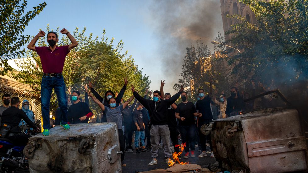Protesterna i Iran har pågått i snart tre månader. 