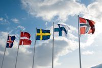 De nordiska ländernas flaggor vid Nordiskt Globaliseringsforum i Riksgränsen.