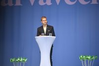 Miljöpartiets språkrör Gustav Fridolin talar under Politikerveckan på Spånga IP.