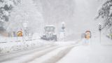 SMHI varnar för snöfall som kan ställa till problem i trafiken i dag. Arkivbild.