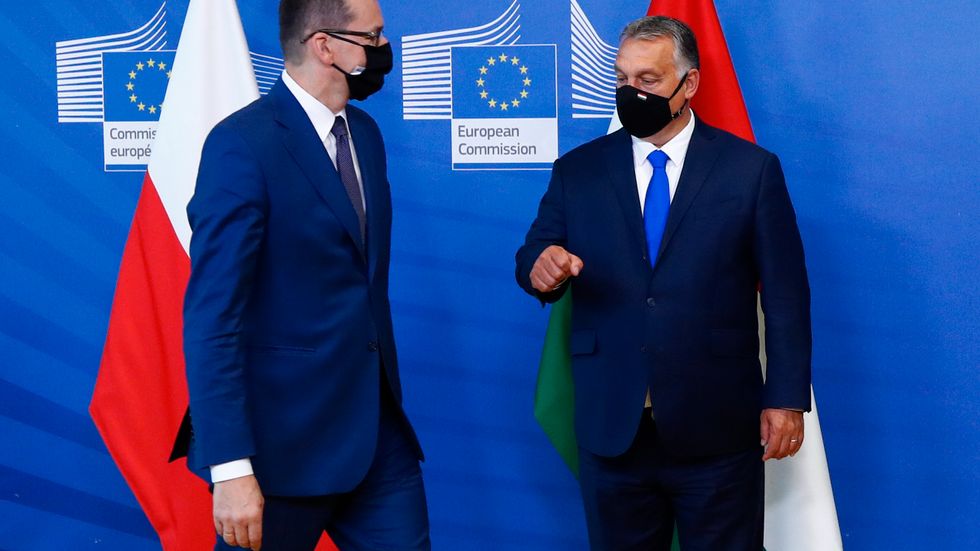 Polens premiärminister Mateusz Morawiecki och Ungerns Viktor Orbán. Arkivbild.