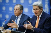 USA:s och Rysslands utrikesministrar, John Kerry och Sergej Lavrov, vid en presskonferens i New York på fredagen.
