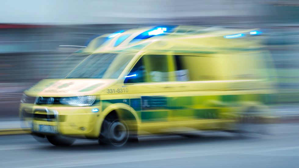En kvinna har avlidit efter en frontalkrock på Hisingen i Göteborg. Arkivbild.