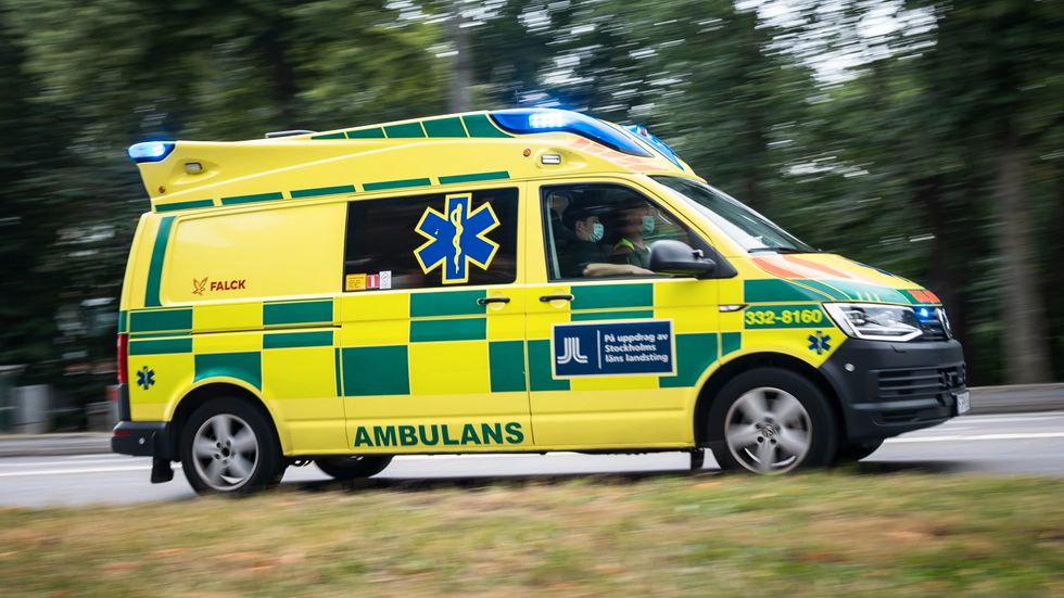 Ambulanser blir stående på grund av personalbrist när nya regler om dygnsvila införs 1 oktober. Arkivbild.