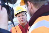 Arbetsmarknadsminister Ylva Johansson (S) vill stärka de svenska fackens makt gentemot utländska arbetsgivare.