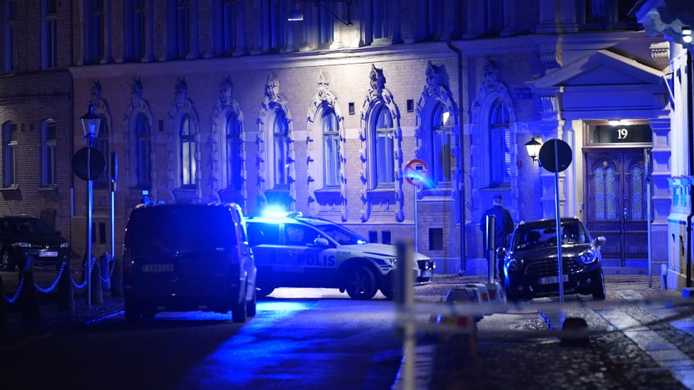 De tre gripna som misstänks för brandattentatet mot Göteborgs synagoga uppges vara nyligen invandrade från Syrien och Palestina. 