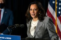 Kamala Harris blir både den första kvinnliga och den första svarta vicepresidenten om demokraternas Joe Biden vinnner valet i november.