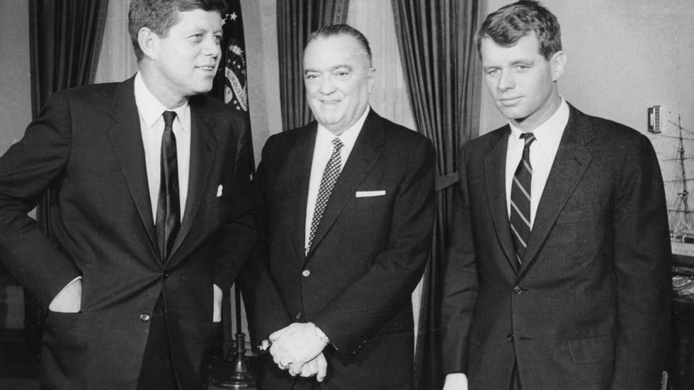 President John F Kennedy med J Edgar Hoover och sin bror Robert F Kennedy.