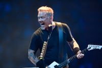  James Hetfield i spetsen för gruppen Metallica vid lördagens spelning i Globen.