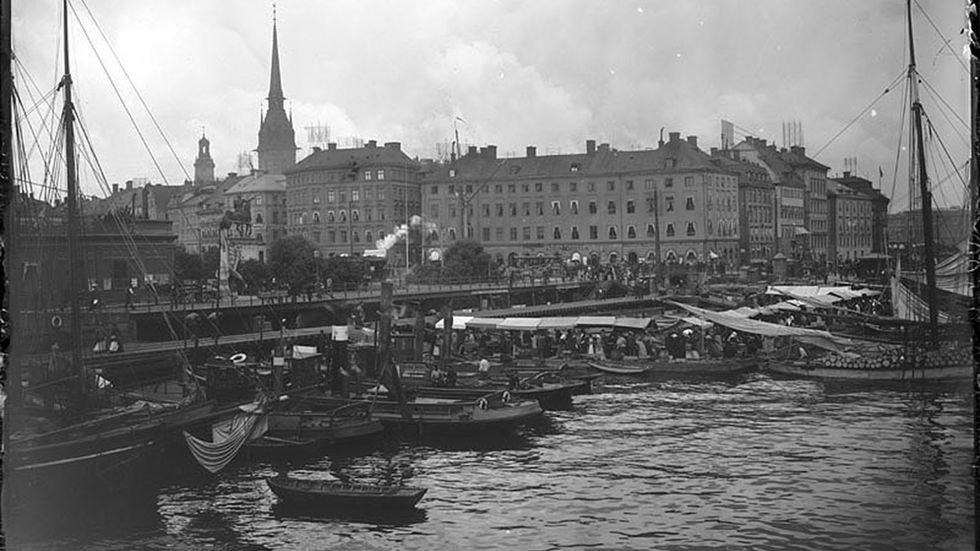 Fiskarhamnen i Stockholm 1896 – här höll sumprunkarna till.