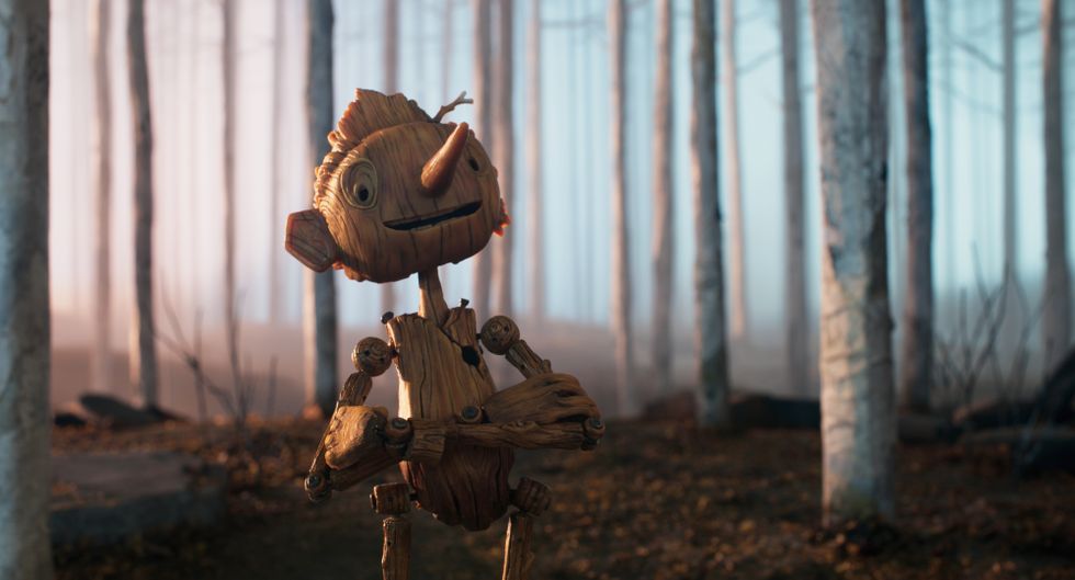 Pinocchios röst görs av unge Gregory Mann.