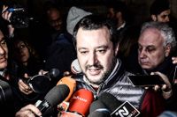 Italiens vice premiärminister Matteo Salvini var en hårsmån för att utredas för maktmissbruk och kidnappning, men skyddas nu av sin åtalsimmunitet.