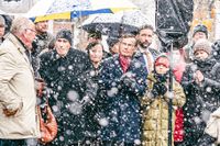 Statsminister Ulf Kristersson (M) under en manifestation på Norrmalmstorg till stöd för Ukraina.