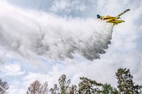 Två svenska brandflygplan skickas till Frankrike för att bekämpa skogsbränder. Arkivbild.