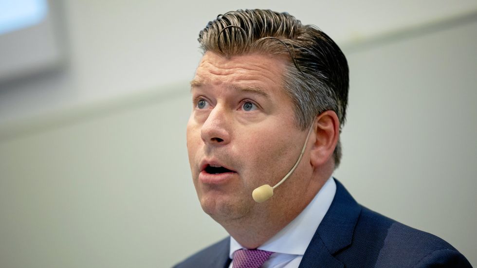 SEB:s vd Johan Torgeby. Storbanken rasar på börsen efter misstänkar om penningtvätt.