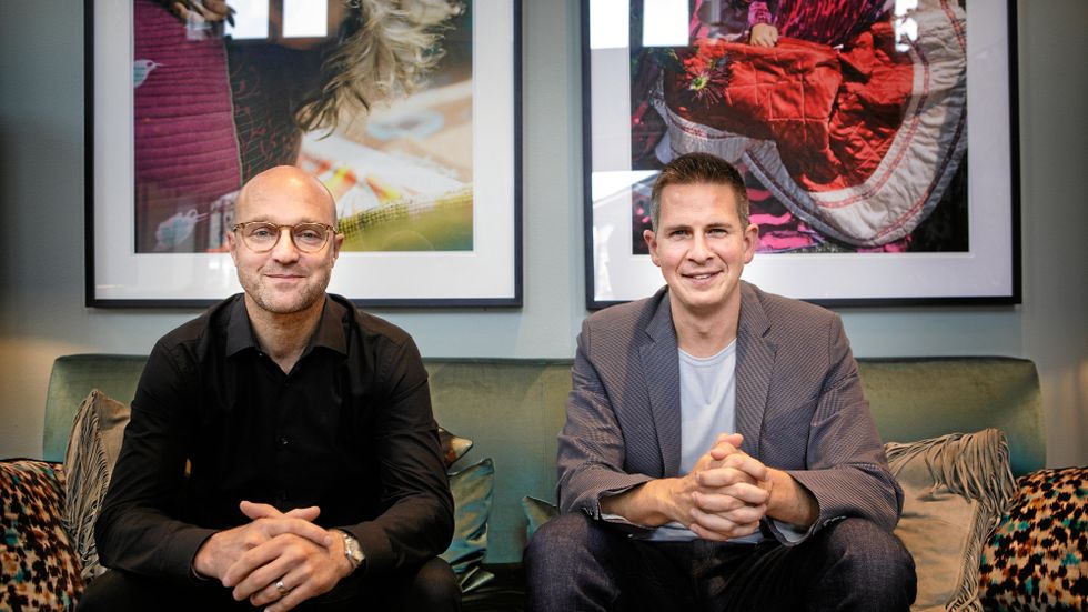 Björn Block, företagsledare för IKEAs avdelning för smarta hem, tillsammans med Sonos vd, Patrick Spence.