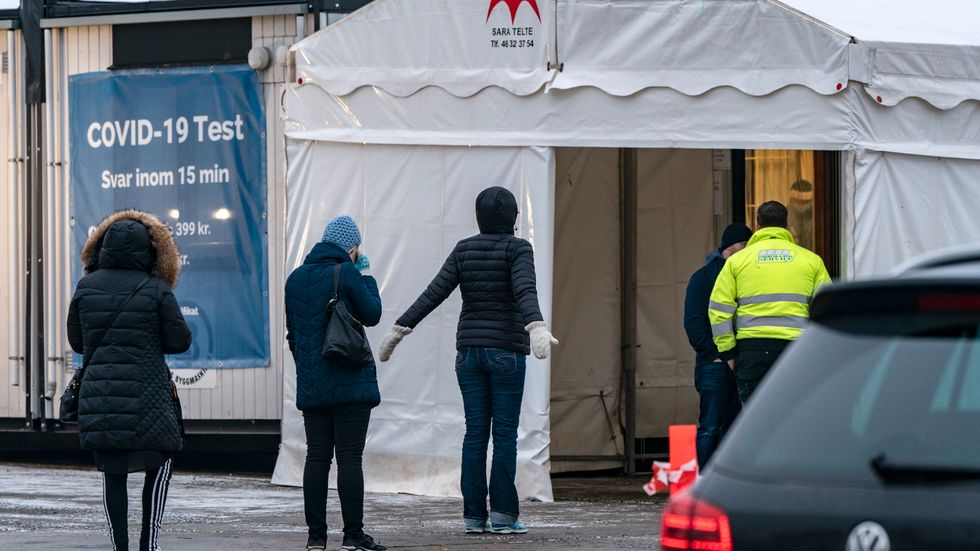 Arbetspendlare till Danmark kan ta gratis snabbtest i Hyllie. Tidigare var testet giltigt i en vecka, men nu sänker den danska regeringen dess giltighet till tre dagar. Arkivbild.