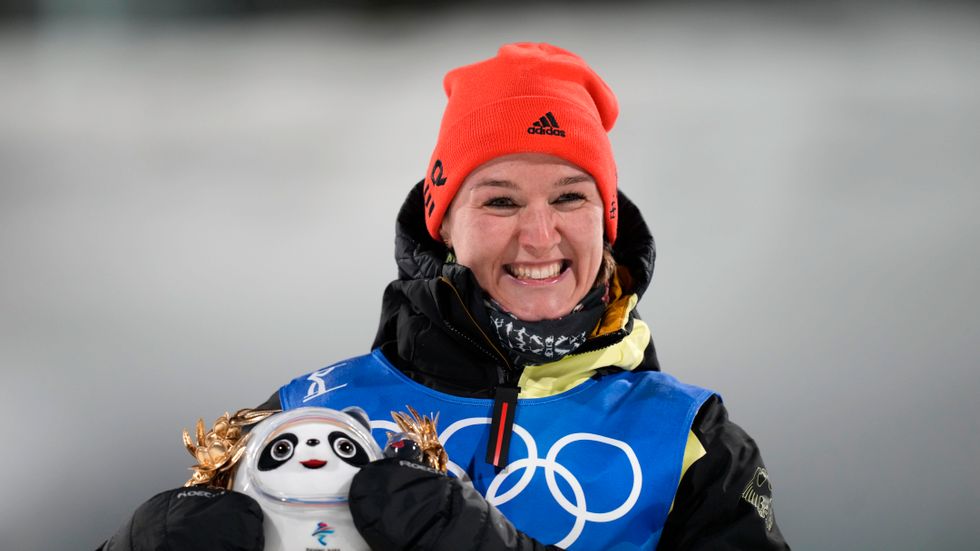 Denise Herrmann vann först OS-guld. Sedan skickade hon en hälsning till Stina Nilsson, som nu gör samma resa som tyskan.