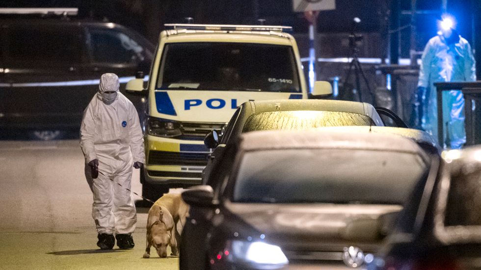 En 27-årig man som misstänks för ett mord på en kvinna i Hyllie i Malmö har gripits i Danmark. Bilden är tagen i samband med att kvinnan hittades.