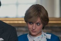 Prinsessan Diana tillsammans med Prince Charles i ”The crown”, spelade av Emma Corrin och Josh O’Connor. 
