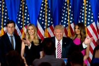 USA:s blivande president Donald Trump med sin hustru Melania (till höger) och dotter Ivanka och svärson Jared Kushner (till vänster).