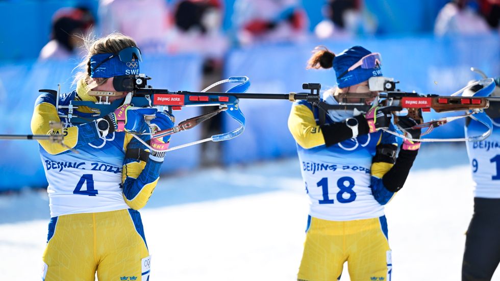 Elvira Öberg och Linn Persson under OS. I nästa vecka tävlar de i världscupen igen.