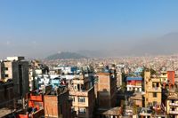 Miljonstaden Kathmandus hustak fyller ut allt större områden av Kathmandudalen.
