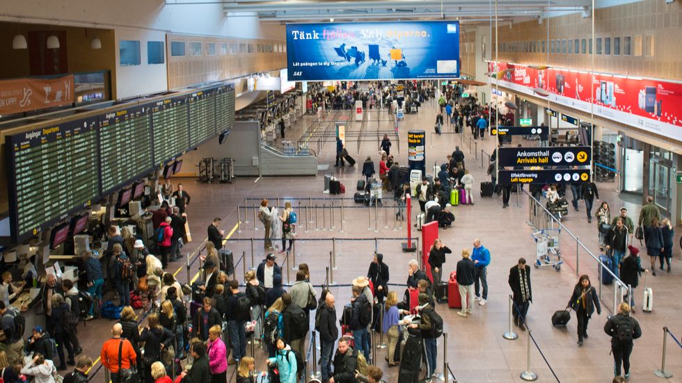 Två utländska medborgare har på kort tid avslöjats med att arbeta på Arlanda flygplats utan arbets- och uppehållstillstånd. Arkivbild.