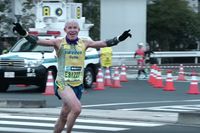 Maratonlöparen Patrik "Gylle" Larsson började löpträna efter 40 år fyllda och är nu helfrälst.