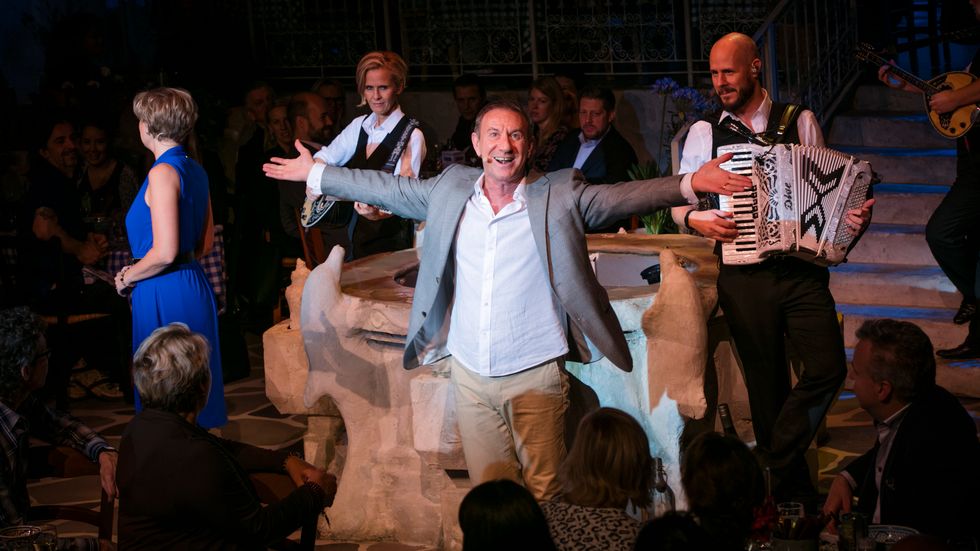 Michalis Koutsogiannakis spelar krogägare på ön Skopelos i ”Mamma Mia” på Tyrol.