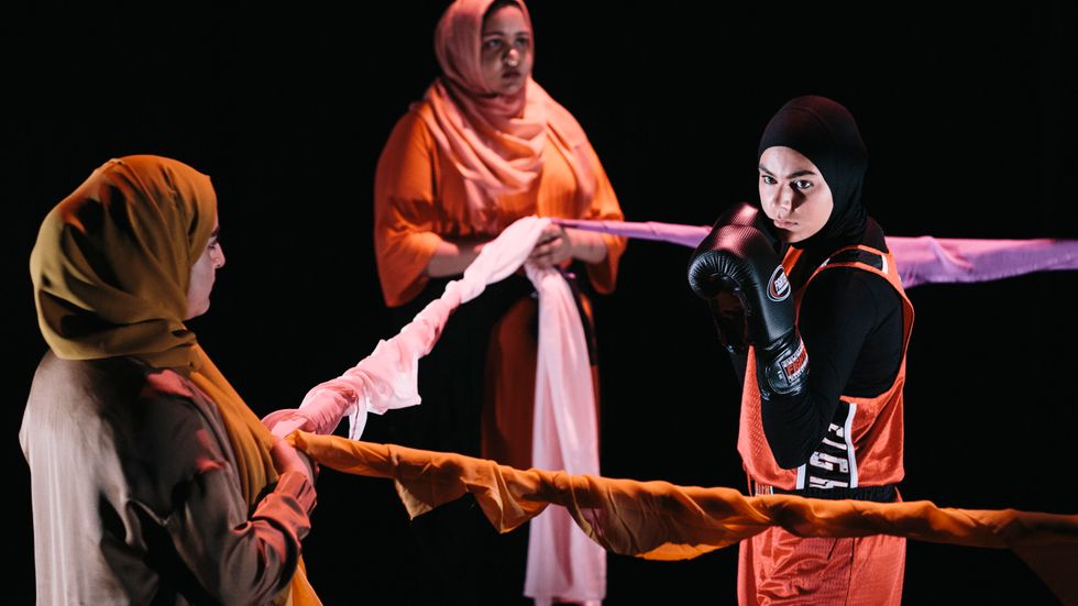 Ur ”Svenska hijabis”, communityteater på Dramaten.