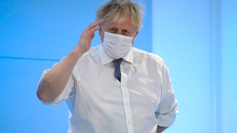Storbritanniens premiärminister Boris Johnson är inte ensam om att ha fångats med byxorna nere.