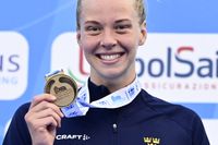 Louise Hansson med sitt efterlängtade EM-guld efter segern på 100 meter fjäril i Rom.