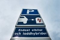 Allt fler elbilar och laddhybrider på vägarna i Jämtlands och i Hallands län. Arkivbild.