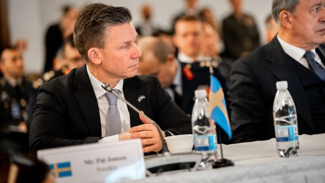 Pål Jonson (M) under mötet med Ukraine Defence Group i tyska Ramstein.